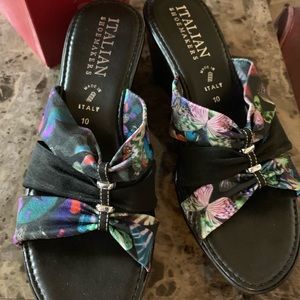 Beautiful, Like-New Sandals